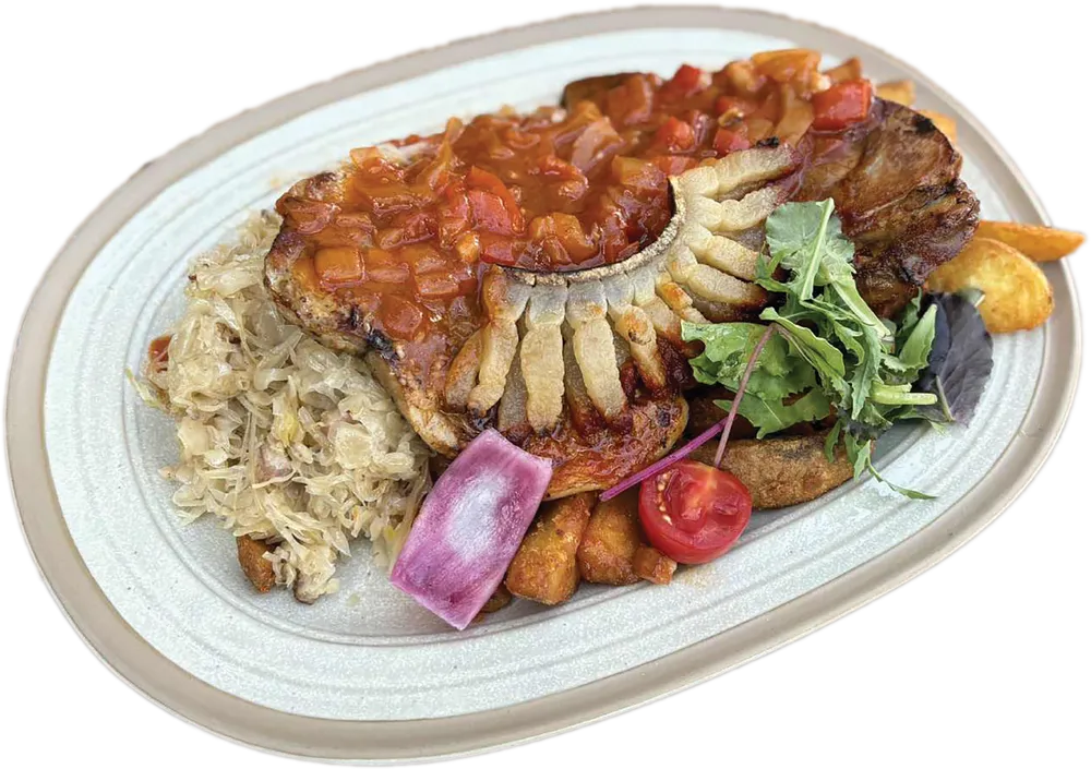 Kohyhafőnök ajánlata (1 személyre)(csülök szeletek lecsóval, fokhagymás cigánypecsenye, szalonnás savanyú káposzta, steak burgonya)