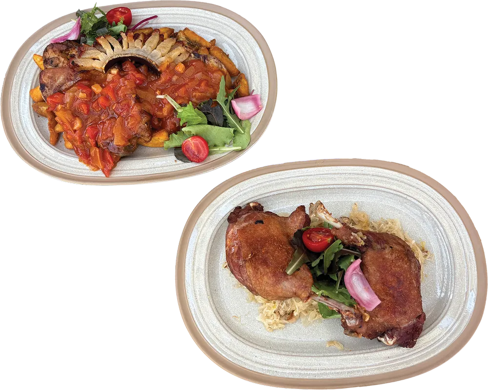 Magyaros tál 2 személyre (fokhagymás cigánypecsenye szalonnával, csülök szelet lecsóval, konfitált kacsacomb, steak burgonya, szalonnás savanyú káposzta)